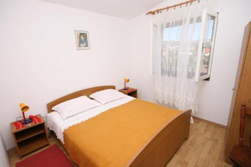 Apartments By The Sea Rogoznica - 4313