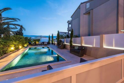 Apartments Villa Maelise