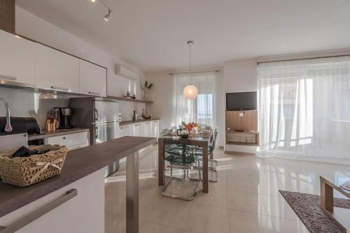 Apartments Villa Maelise
