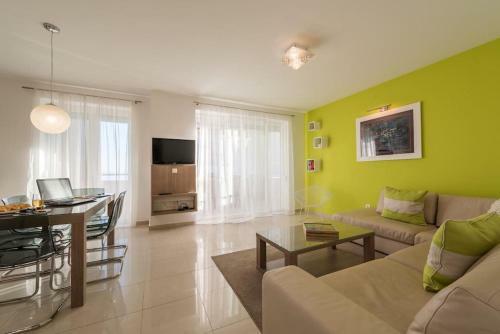Apartments Villa Maelise