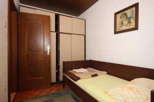 Apartments With A Parking Space Ravni (labin) - 7613