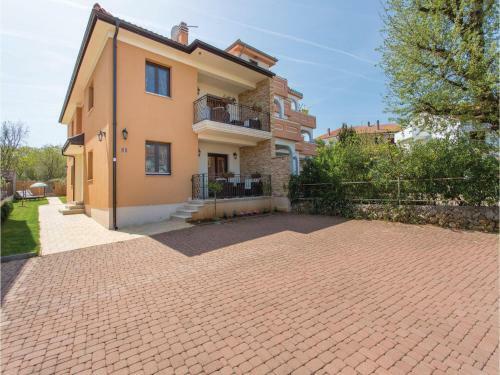 One-bedroom Apartment Vantacici 03