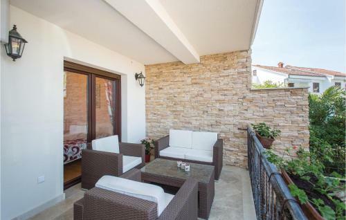 One-bedroom Apartment Vantacici 03