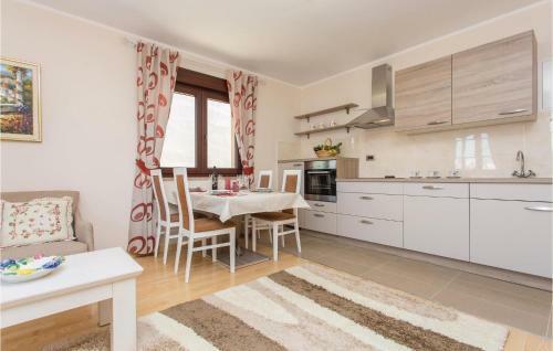 One-bedroom Apartment Vantacici 03