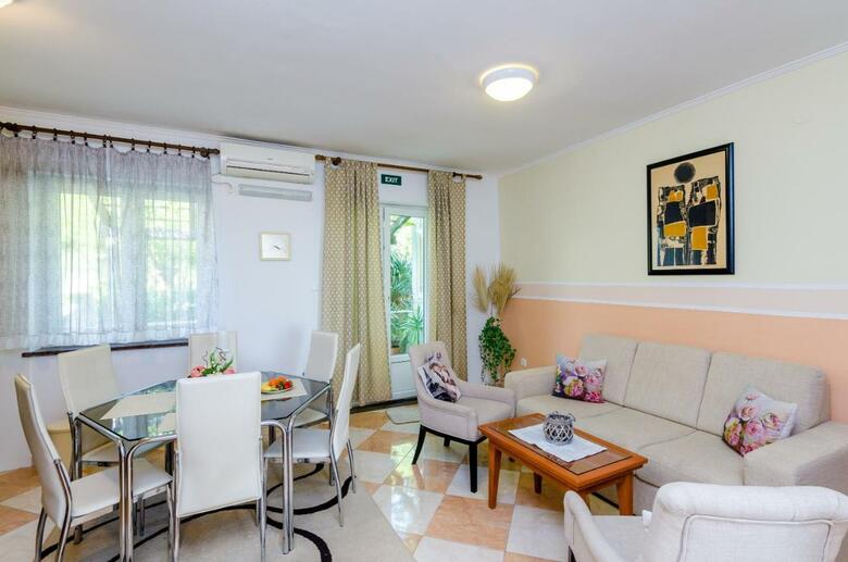 Apartments Nicol