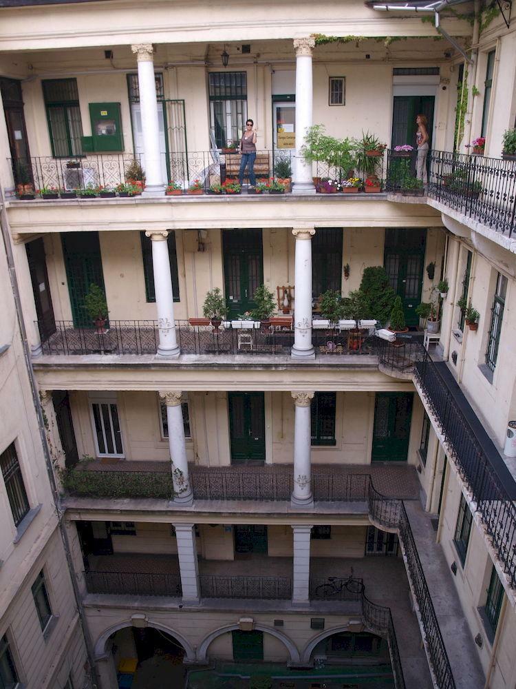 Residencia Europa Centerpoint Guesthouse