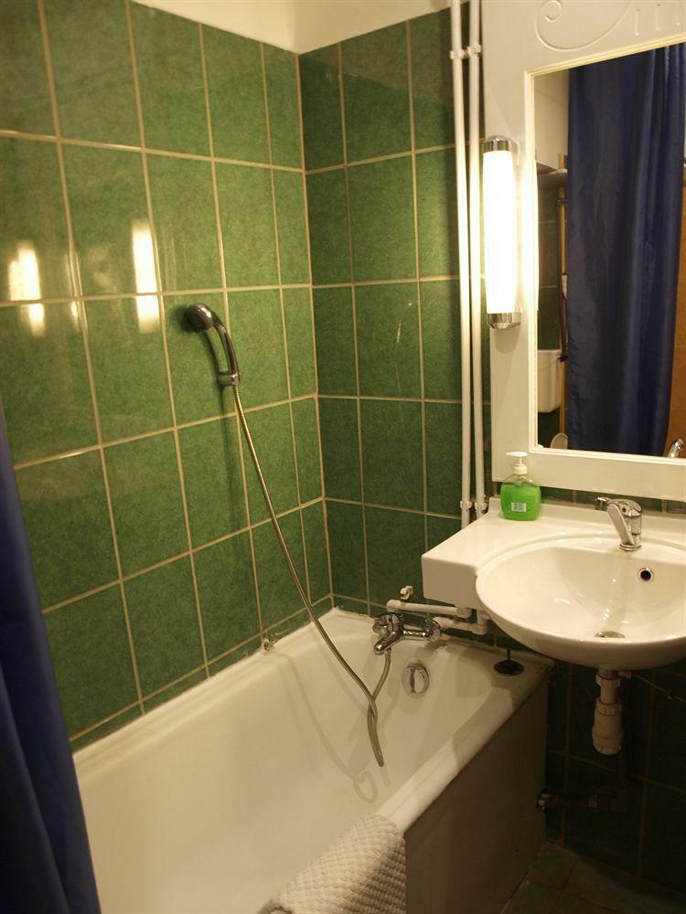 Residencia Europa Centerpoint Guesthouse