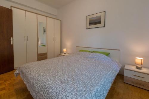 Two-bedroom Apartment In Dramalj XV
