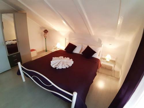 Hostal Rooms Mirabella