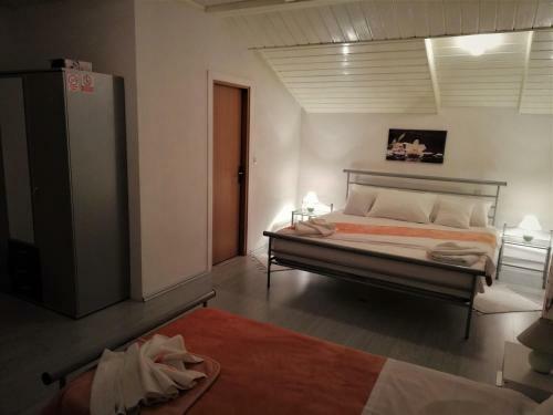 Hostal Rooms Mirabella