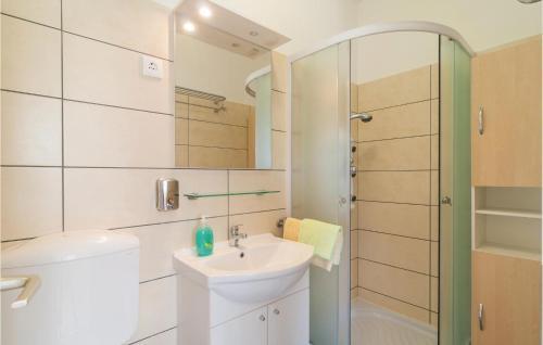 Holiday Home Pucisca With Hot Tub I