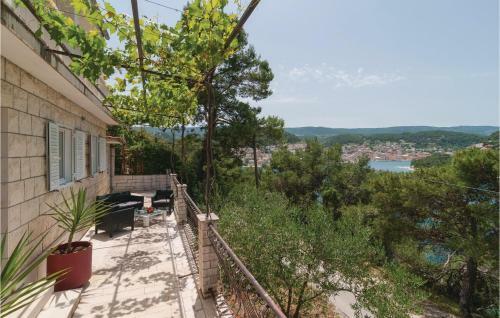 Holiday Home Pucisca With Hot Tub I