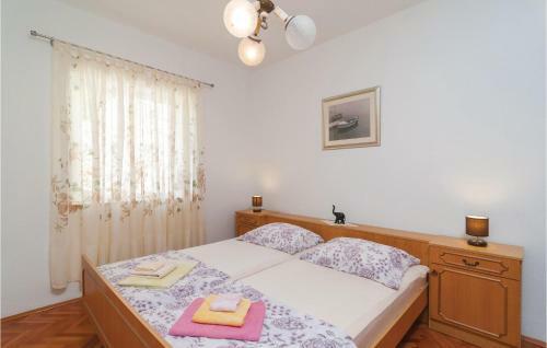 Holiday Home Pucisca With Hot Tub I