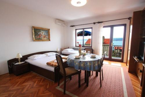 Three-bedroom Apartment In Crikvenica XVI