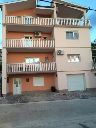 Apartments Juri?i?