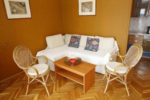 Hostal Guesthouse Villa Kolonada