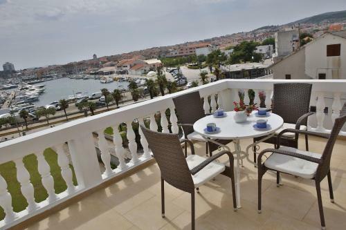 Hostal Guesthouse Villa Kolonada