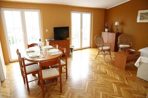 Hostal Guesthouse Villa Kolonada