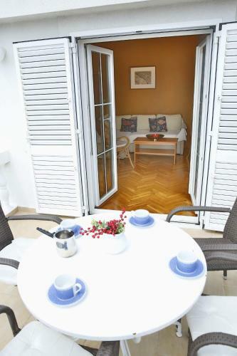 Hostal Guesthouse Villa Kolonada
