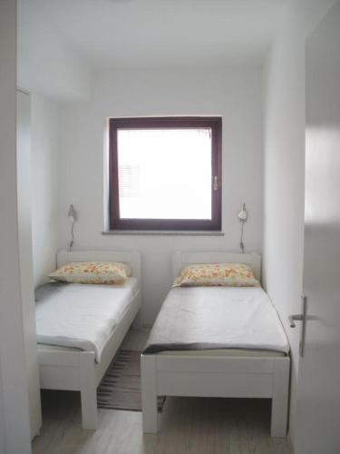 Apartments With A Parking Space Fazana - 7234