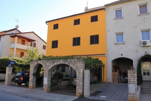 Apartments With A Parking Space Fazana - 7234