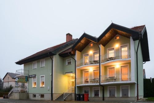 Posada Maj Inn