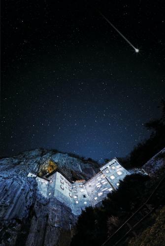 Postojna Cave Hotel Jama