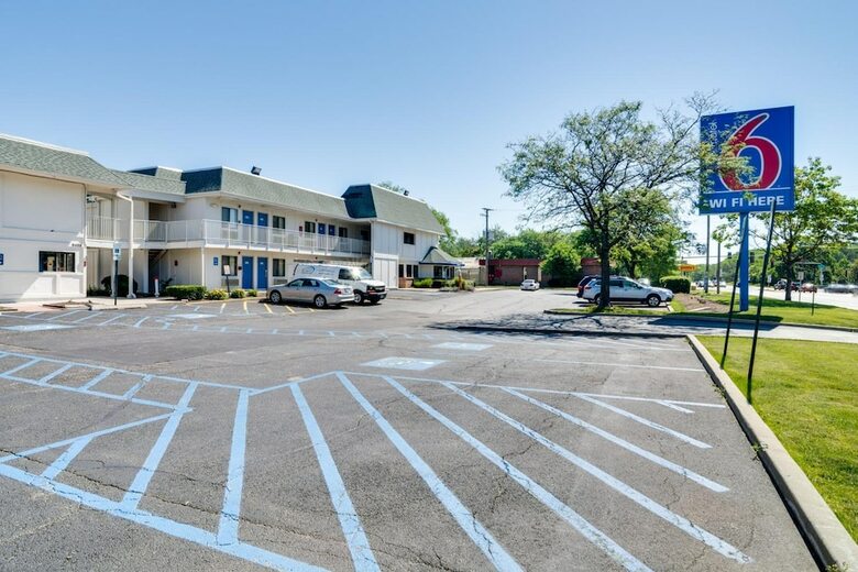 Hotel Motel 6 Chicago Schiller Park