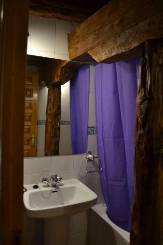 Apartamentos Cuevas Del Escardillo