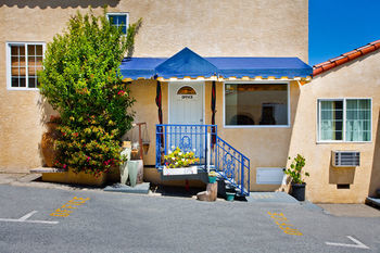 Hotel Alpine Inn & Suites