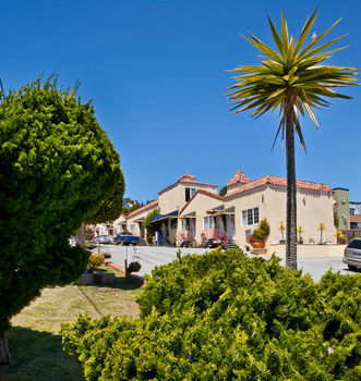 Hotel Alpine Inn & Suites