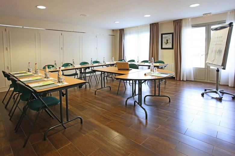 Hotel Campanile Angers Ouest - Beaucouz�