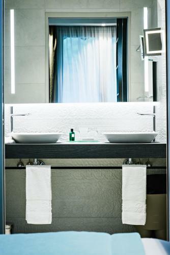 Hotel Auberge Du P�re Bise - Jean Sulpice