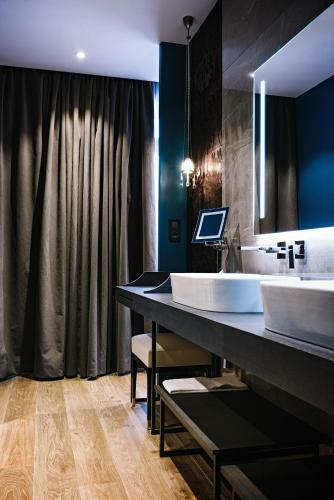 Hotel Auberge Du P�re Bise - Jean Sulpice