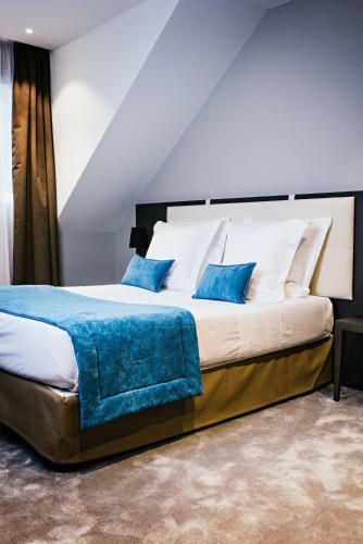 Hotel Auberge Du P�re Bise - Jean Sulpice