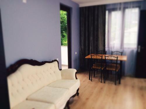 Hostal Holiday House Green Cape Batumi