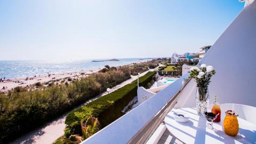 Hotel La Plage Art Et Emotions