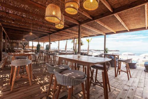 Hotel La Plage Art Et Emotions