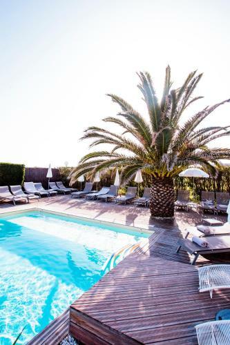 Hotel La Plage Art Et Emotions