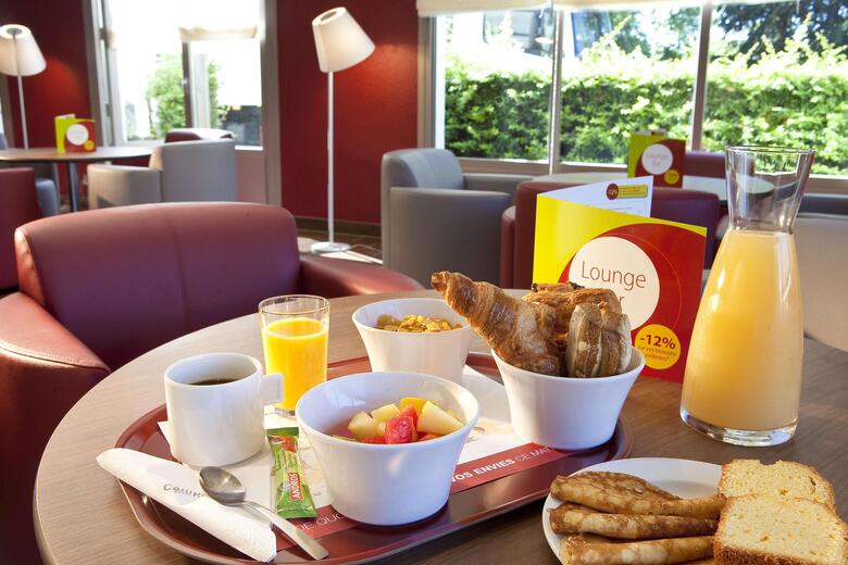 Hotel Campanile Clermont-ferrand ~ Riom
