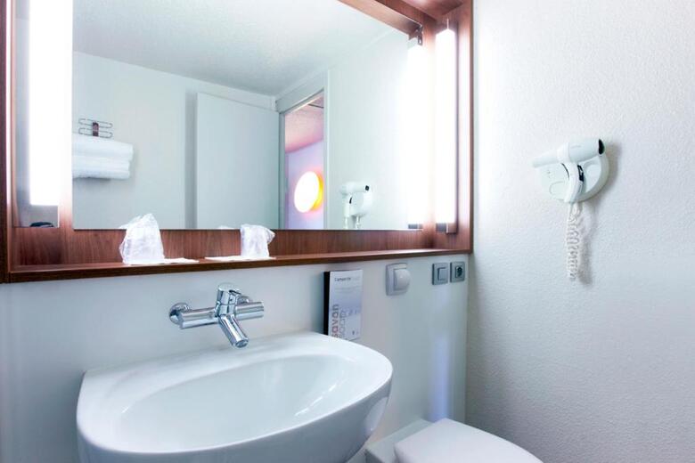Hotel Campanile Clermont-ferrand ~ Riom