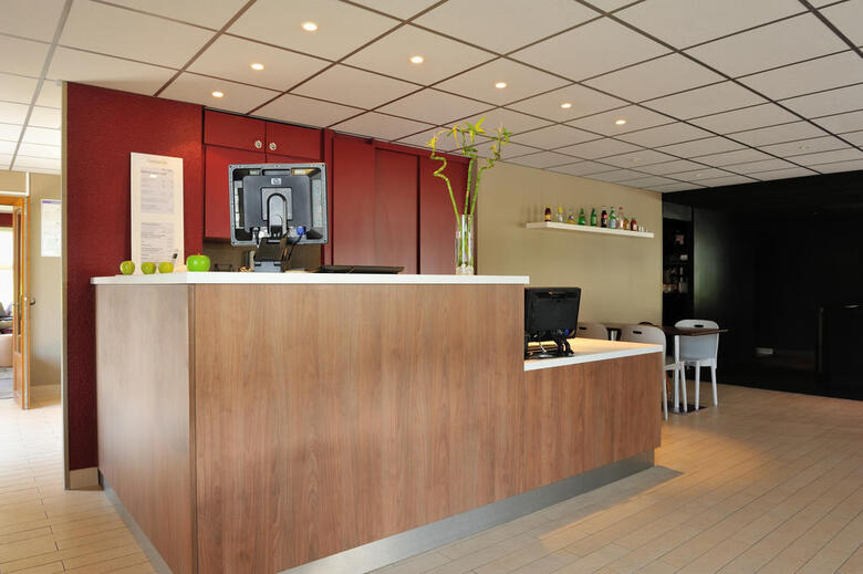 Hotel Campanile Clermont-ferrand ~ Riom