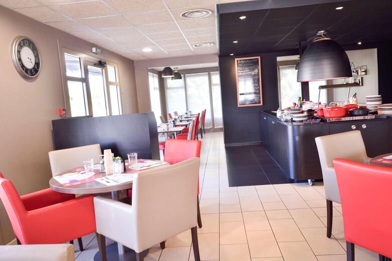 Hotel Campanile Clermont-ferrand ~ Riom