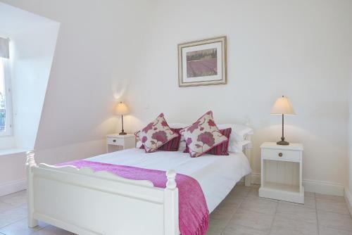 Hostal Ch�teau Du Doux- Holiday Apartments
