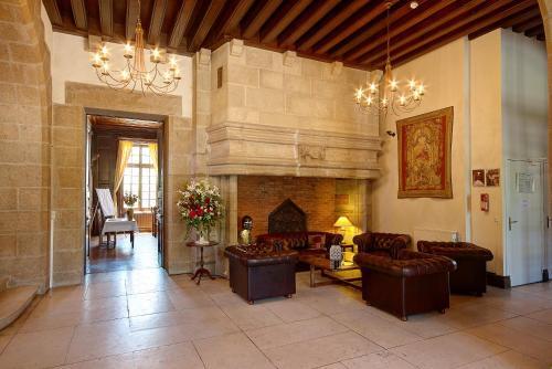 Hostal Ch�teau Du Doux- Holiday Apartments