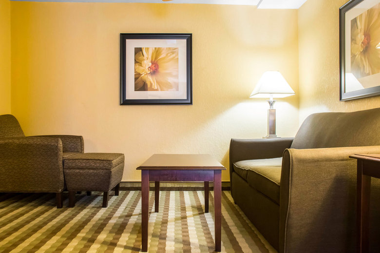 Hotel Clarion Inn & Suites Fairgrounds
