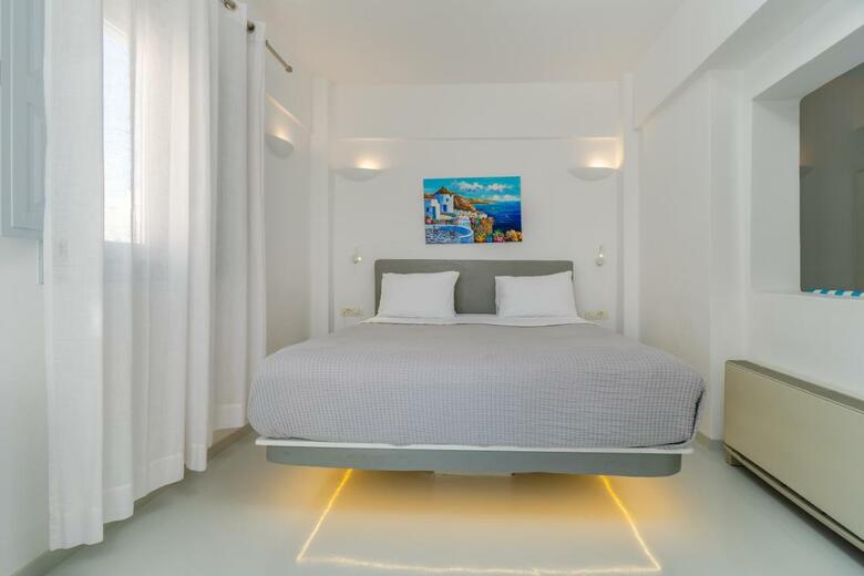 Central Fira Hotel