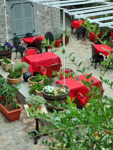 Hostal Theano Guesthouse