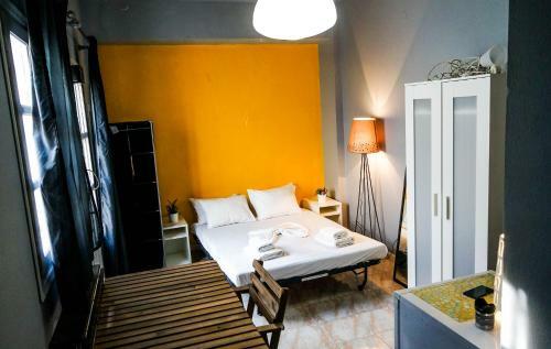 Fira Central Apartment With View