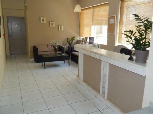 Apollon Studios & Apartments